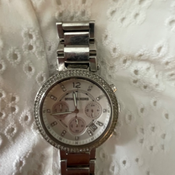 Michael Kors watch - Picture 3 of 3